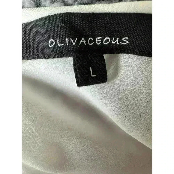 OLIVACEOUS CREAM POLY TANK TOP HOOK CLOSURE AT LOW V NECK LINE SIZE LARGE - Picture 4 of 12